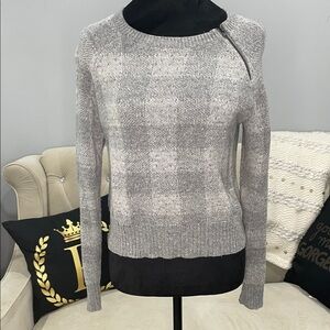 Banana Republic Light Gray Women's Sweater with Zipper Accent